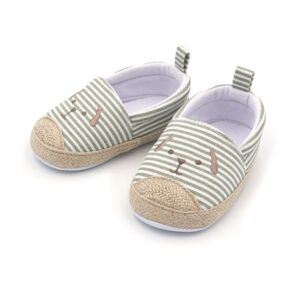 Maximo буйки зелени черти, кученце