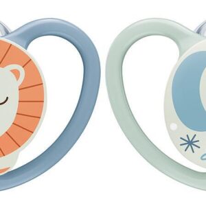 NUK биберон залъгалка силикон 18-36мес. 2бр. Space Night светеща, Лъв + кутийка за съхранение и стерилизация в микровълнова